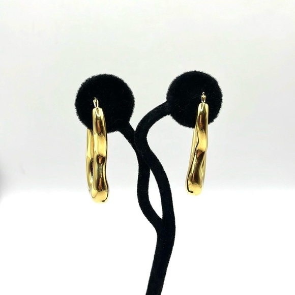Elegant Wave Gold Tone Hoop Earrings Large Shiny Gold Tone - Picture 6 of 10